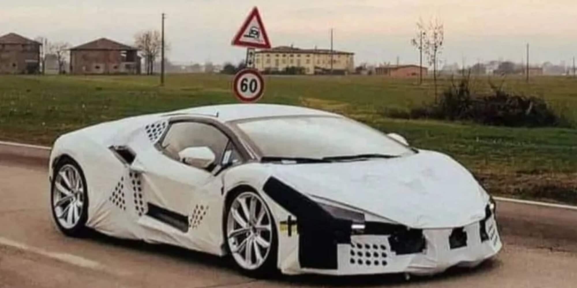 Lamborghini Aventador, prima foto dell'erede: e spunta anche il "nome"