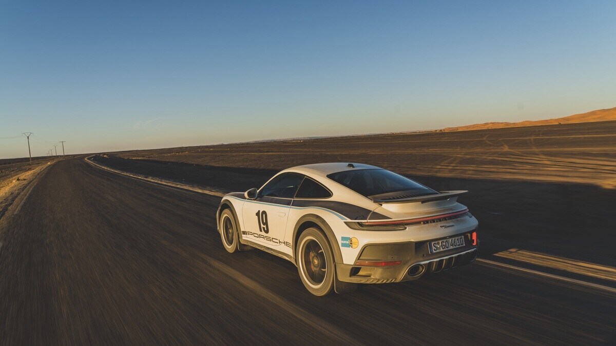 Porsche 911 Dakar, tre livree storiche ispirate al Safari