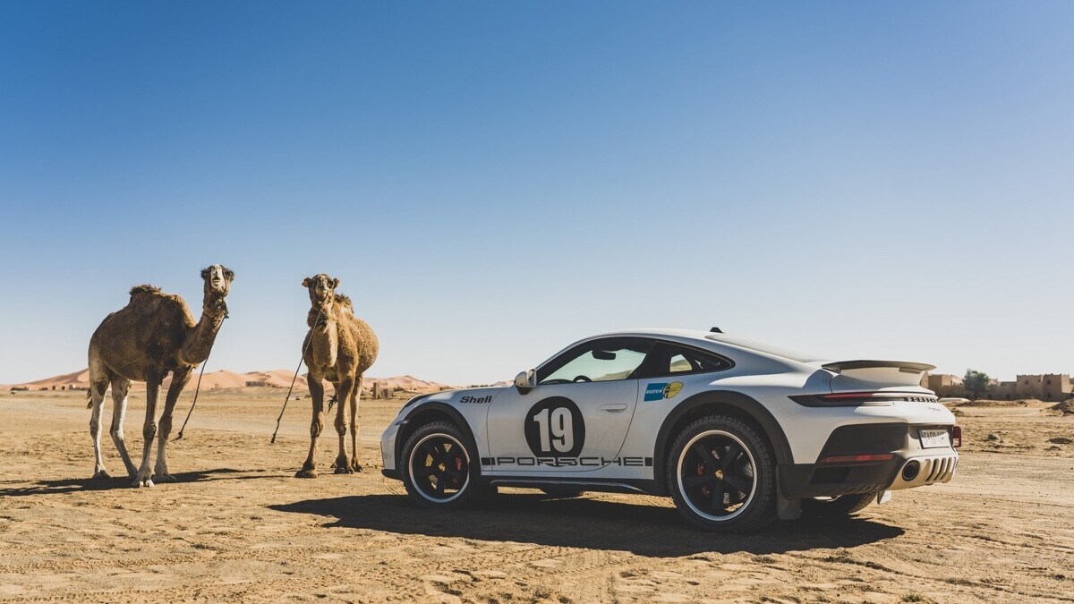 Porsche 911 Dakar, tre livree storiche ispirate al Safari