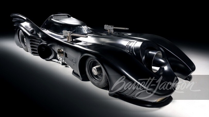 Batmobile, all’asta una replica con motore Boeing e lanciafiamme