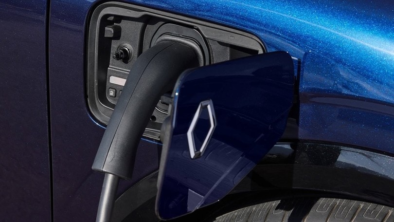 Renault, ecco la ricarica bidirezionale e un caricatore più efficiente