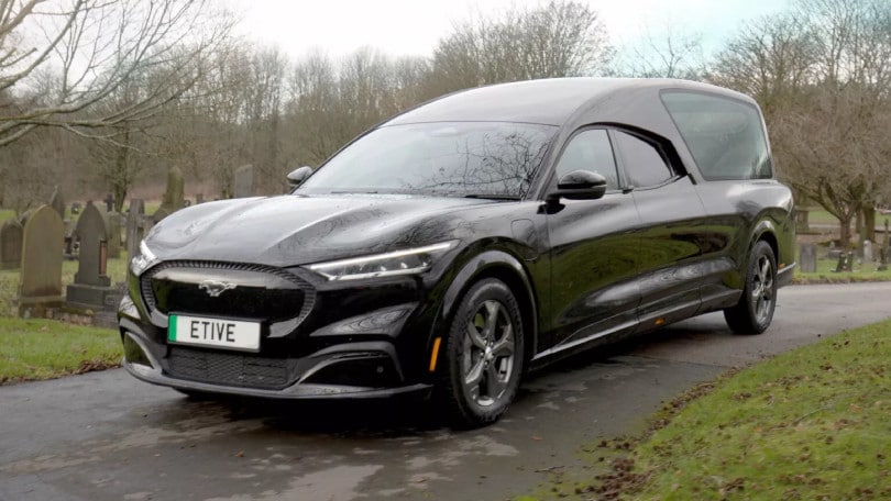 Etive, il tuning che trasforma una Mustang in un carro funebre elettrico