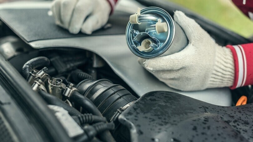 Commerciava pezzi di ricambio di auto rubate: scatta la denuncia