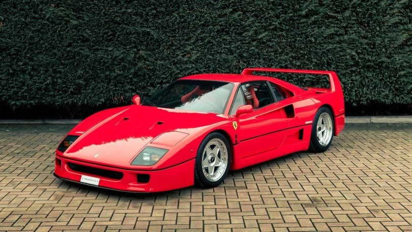 Ferrari F40, è in vendita quella di Toto Wolff e con pochissimi chilometri