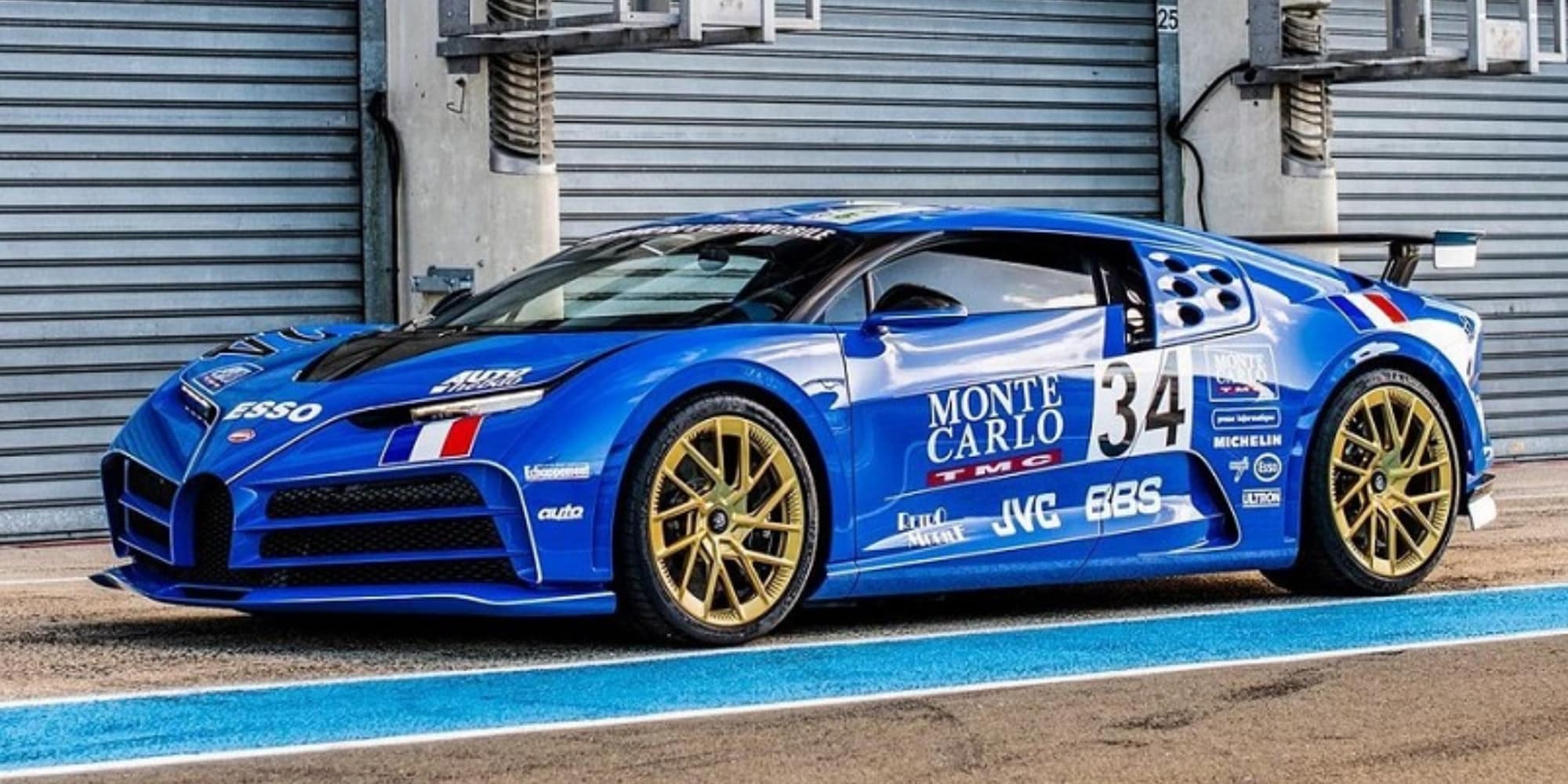 Bugatti, la Centodieci con livrea "Le Mans" è un omaggio al passato