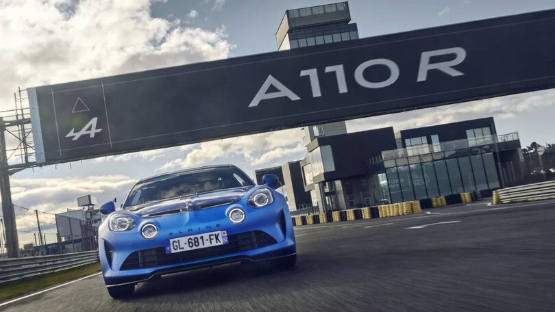 Alpine 110 R, leggera per volare in pista
