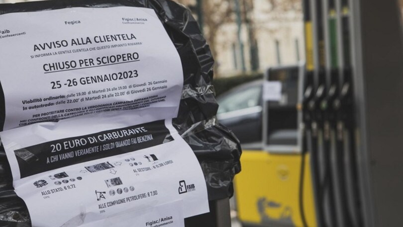 Sciopero benzinai, ha aderito l'89%: ma i prezzi continuano a salire