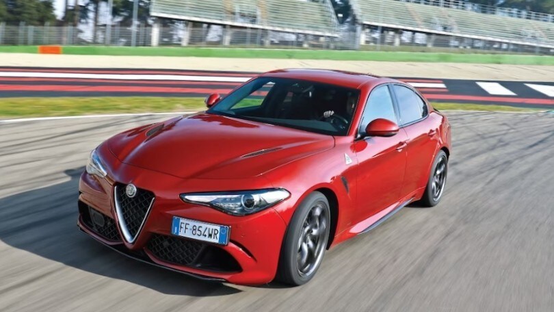 Alfa Romeo, una Giulia Quadrifoglio sfreccia a 269 km/h