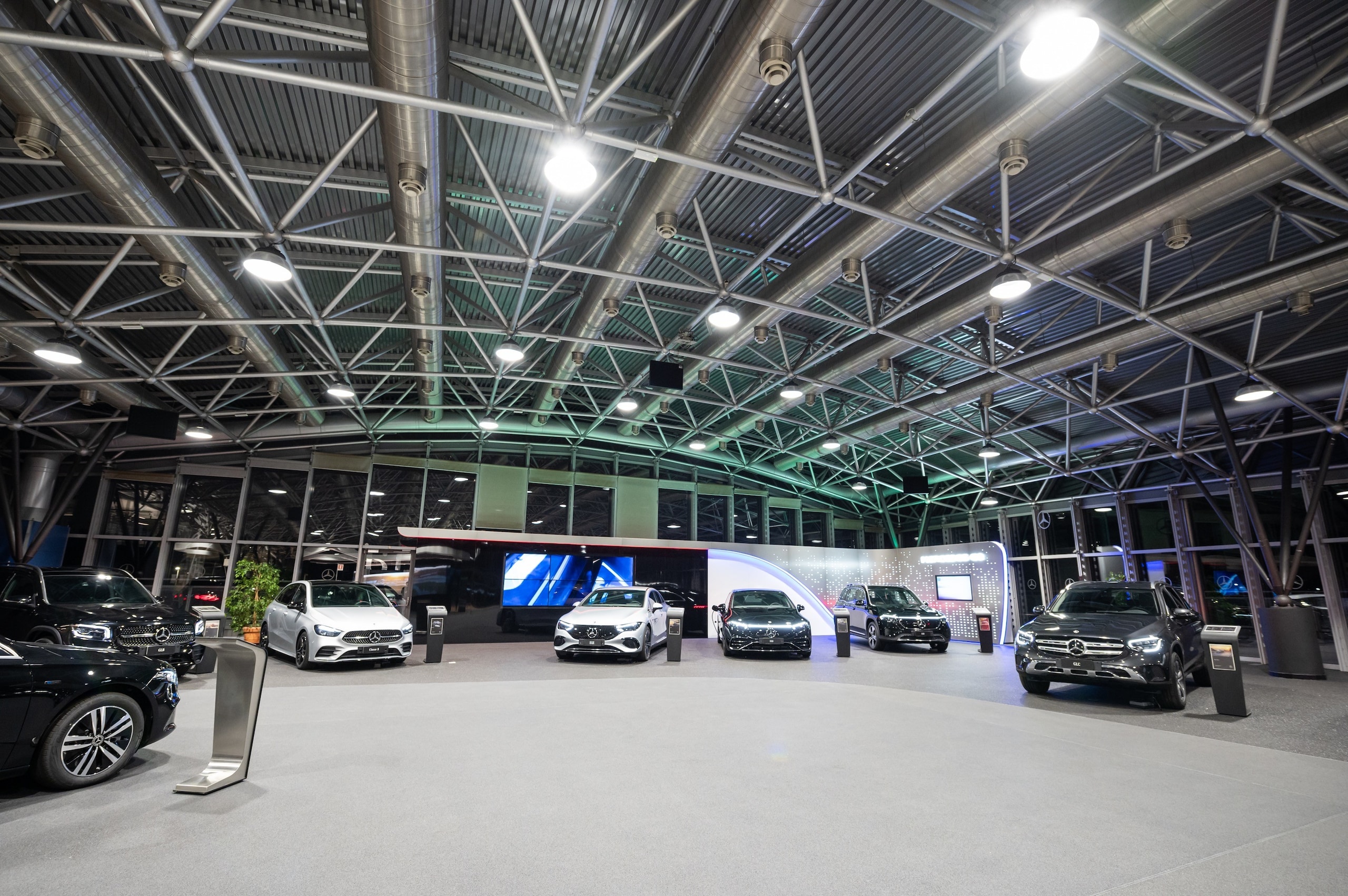 Mercedes, gli showroom saranno come boutique di lusso