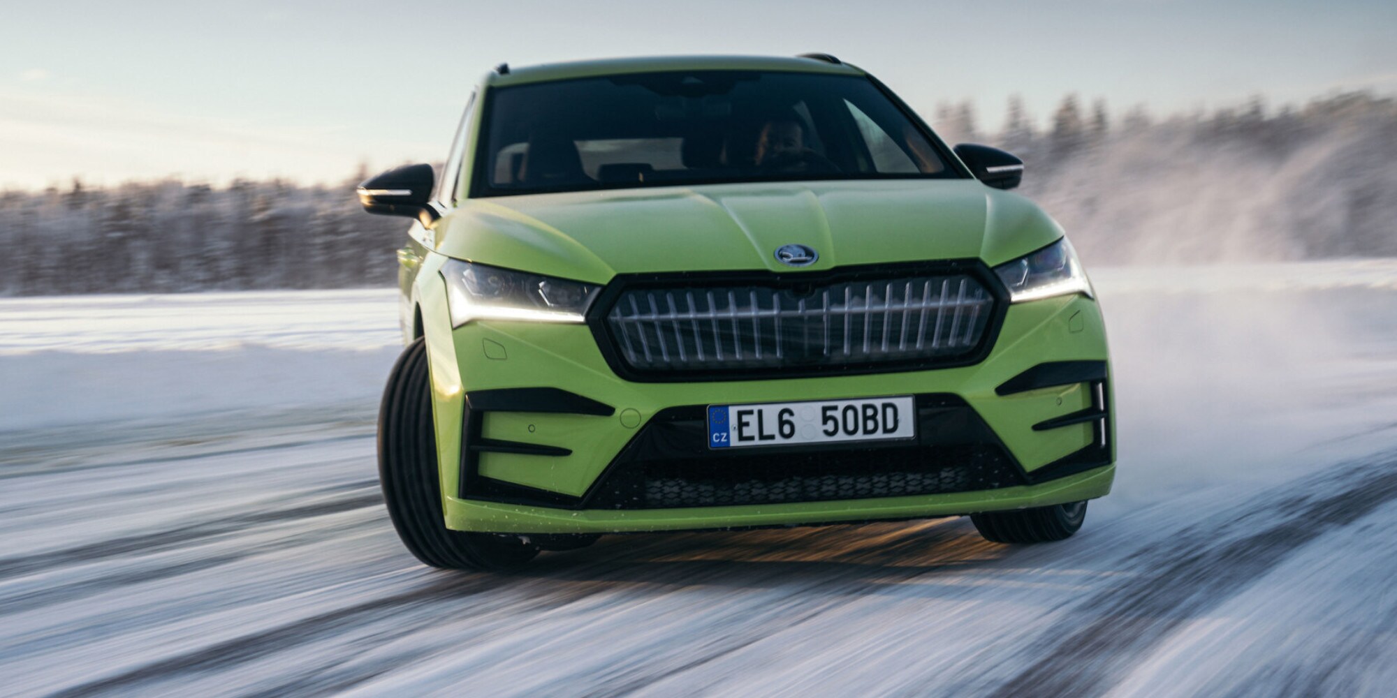 Drifitng infinito sul ghiaccio, Guinness da record per Skoda Enyaq