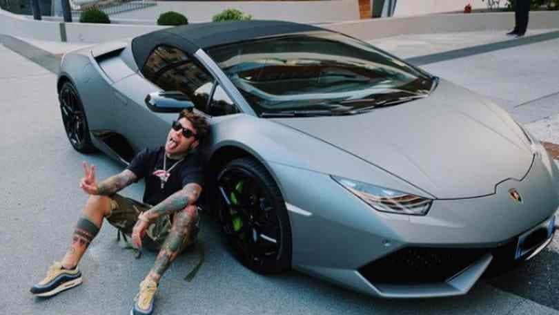 Fedez, le esclusive supercar del rapper che ha infiammato Sanremo