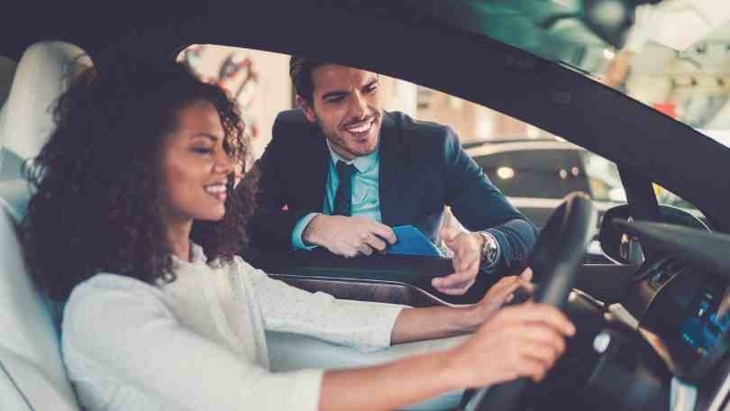 Mercato auto in crescita: le previsioni per il 2023