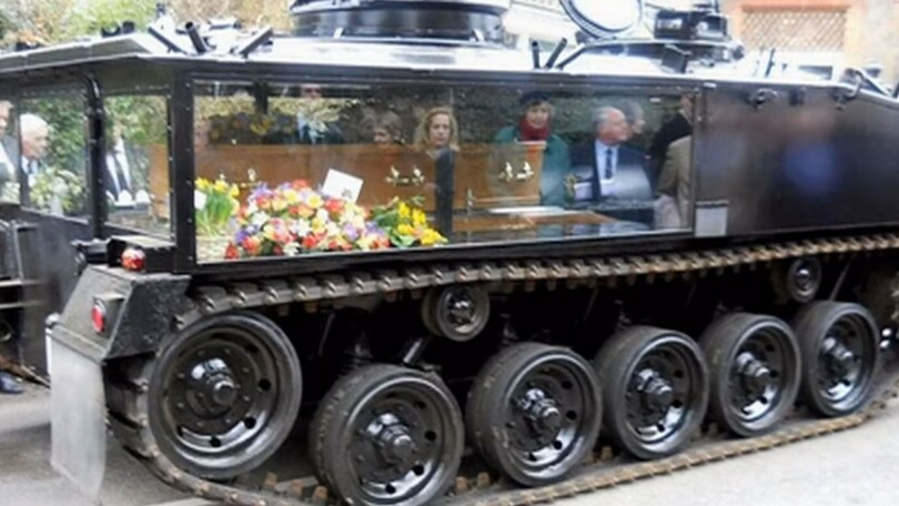 La top ten dei carri funebri più strani al mondo