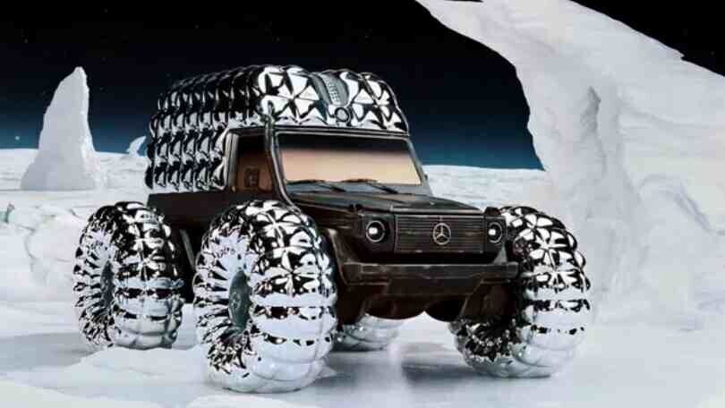 Mercedes, l'auto per la missione spaziale con Moncler