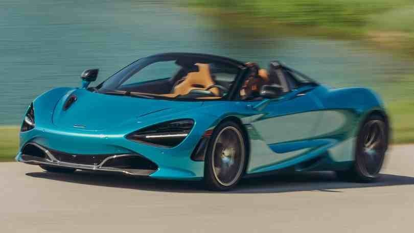 Una McLaren gareggia con una BMW, l'esito è inaspettato IL VIDEO