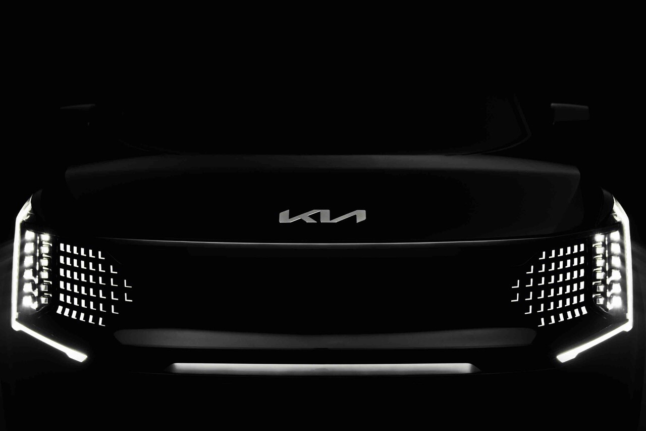 Kia EV9, le prime foto del SUV elettrico XXL