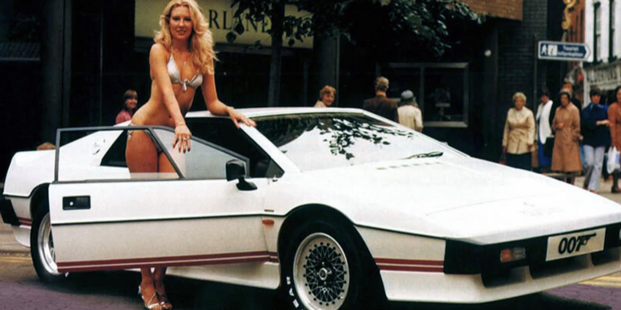 L’incredibile Lotus Esprit anfibia di James Bond