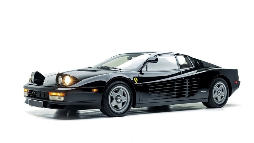 Ferrari Testarossa, all'asta spunta la rarissima Monospecchio
