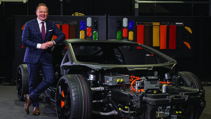 Lamborghini: Borkert presenta la nuova V12 ibrida