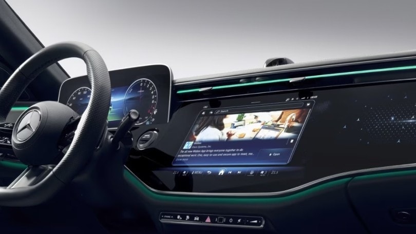 Mercedes, l'app TikTok sta per arrivare sulla nuova Classe E