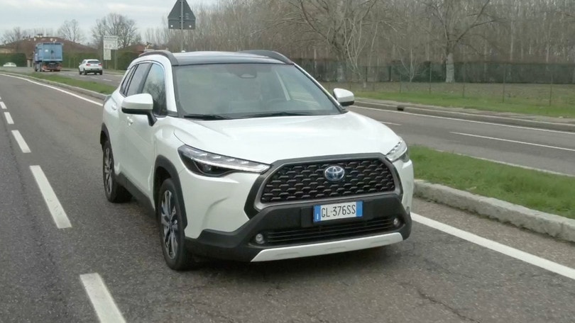 Toyota Corolla Cross, la guida completa all'acquisto: pro e contro