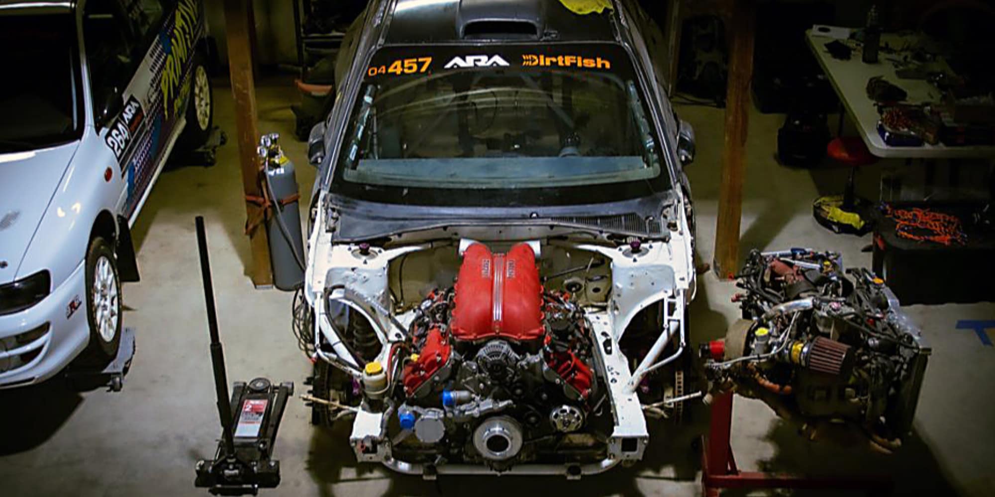 Subaru STI con motore V8 Ferrari, auto da rally estrema: il video