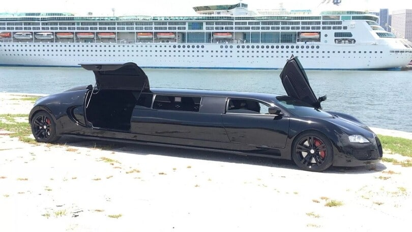 La replica da finire della Bugatti Veyron Limousine
