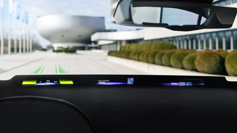 BMW Panoramic Vision, l’head up display del futuro