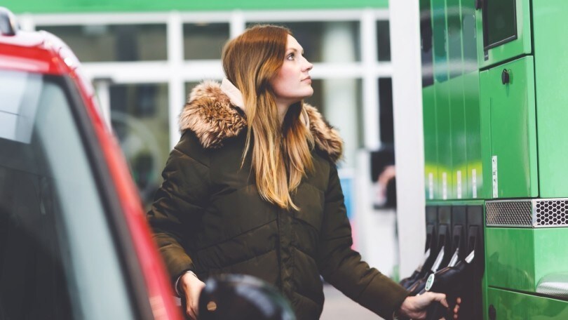 Caro carburanti, benzina in aumento: i nuovi prezzi medi