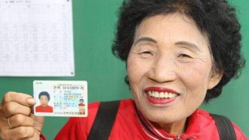 Bocciata 960 volte al test della patente: ora è una star in Corea del Sud