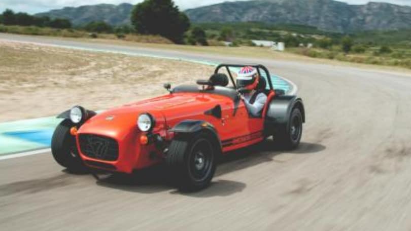 Caterham festeggia i 50 anni a Donington con un mega-raduno
