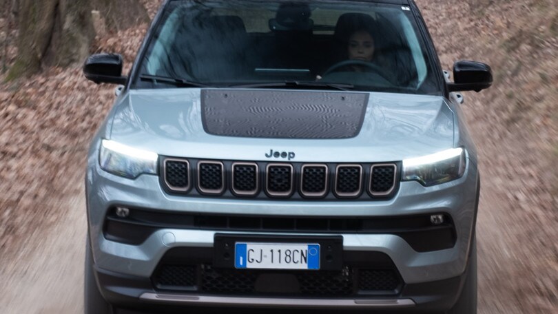 Jeep Compass e-Hybrid, guida completa all’acquisto: pro e contro