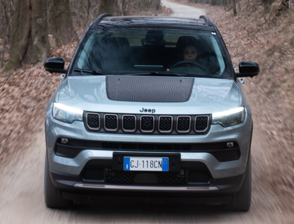 Jeep Compass e-Hybrid, tre motivi per comprala... Con qualche riserva