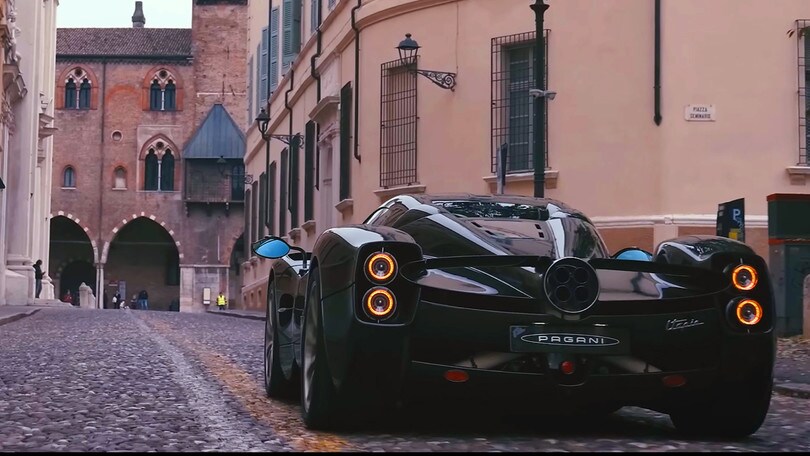 Pagani Utopia, la hypercar V12 incanta Mantova: il video
