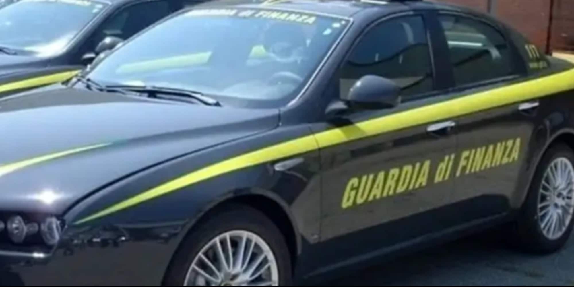 Evade le tasse dal 1999: beccato con patrimonio milionario di Ferrari, Rolls-Royce e centri commerciali
