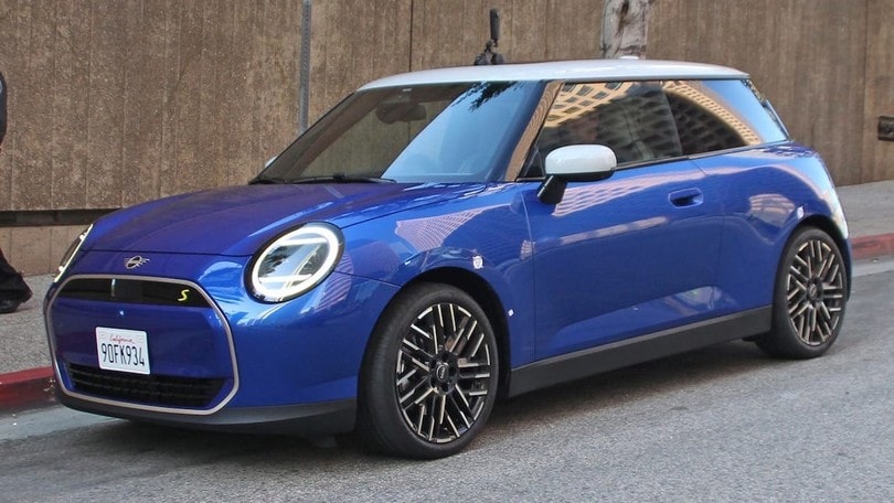 Nuova Mini Cooper S 2024, lo stile farà discutere: eccola