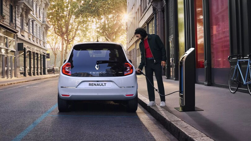 Renault, partnership con i vigili del fuoco per aumentare la sicurezza