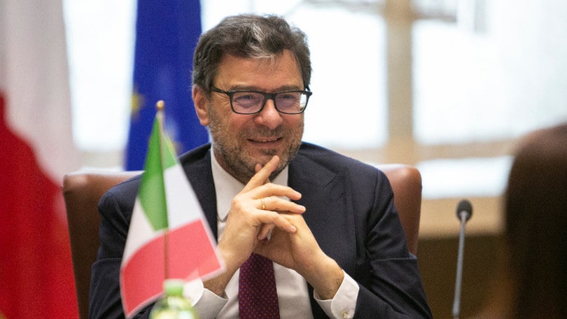 Incentivi, Giorgetti: "Limite 180 giorni sarà prorogato, sostegni alla filiera"
