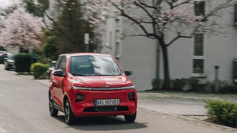 ARI 902, le foto del mini furgone elettrico