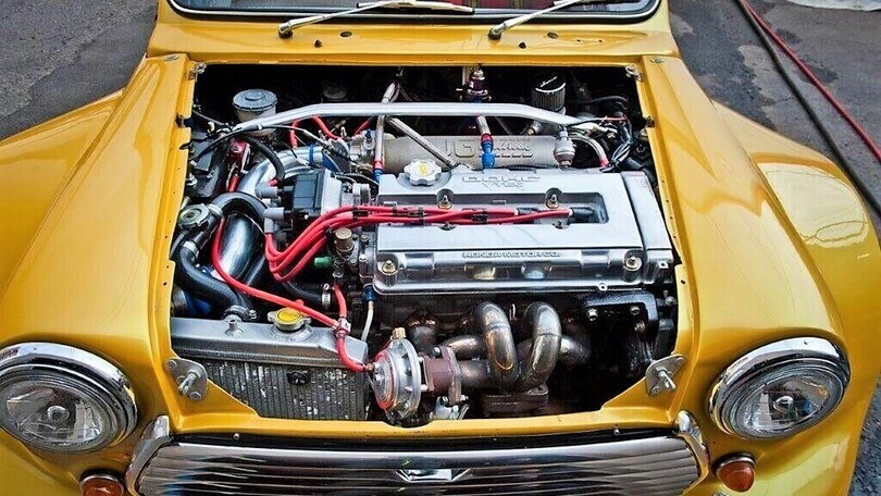 Mini Cooper 1970, bomba da pista da 390 CV