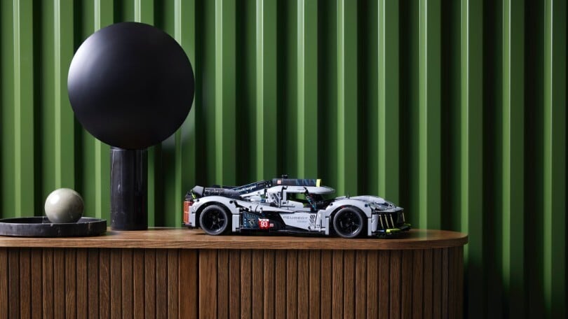 La Peugeot 9X8 LMH diventa tutta di Lego