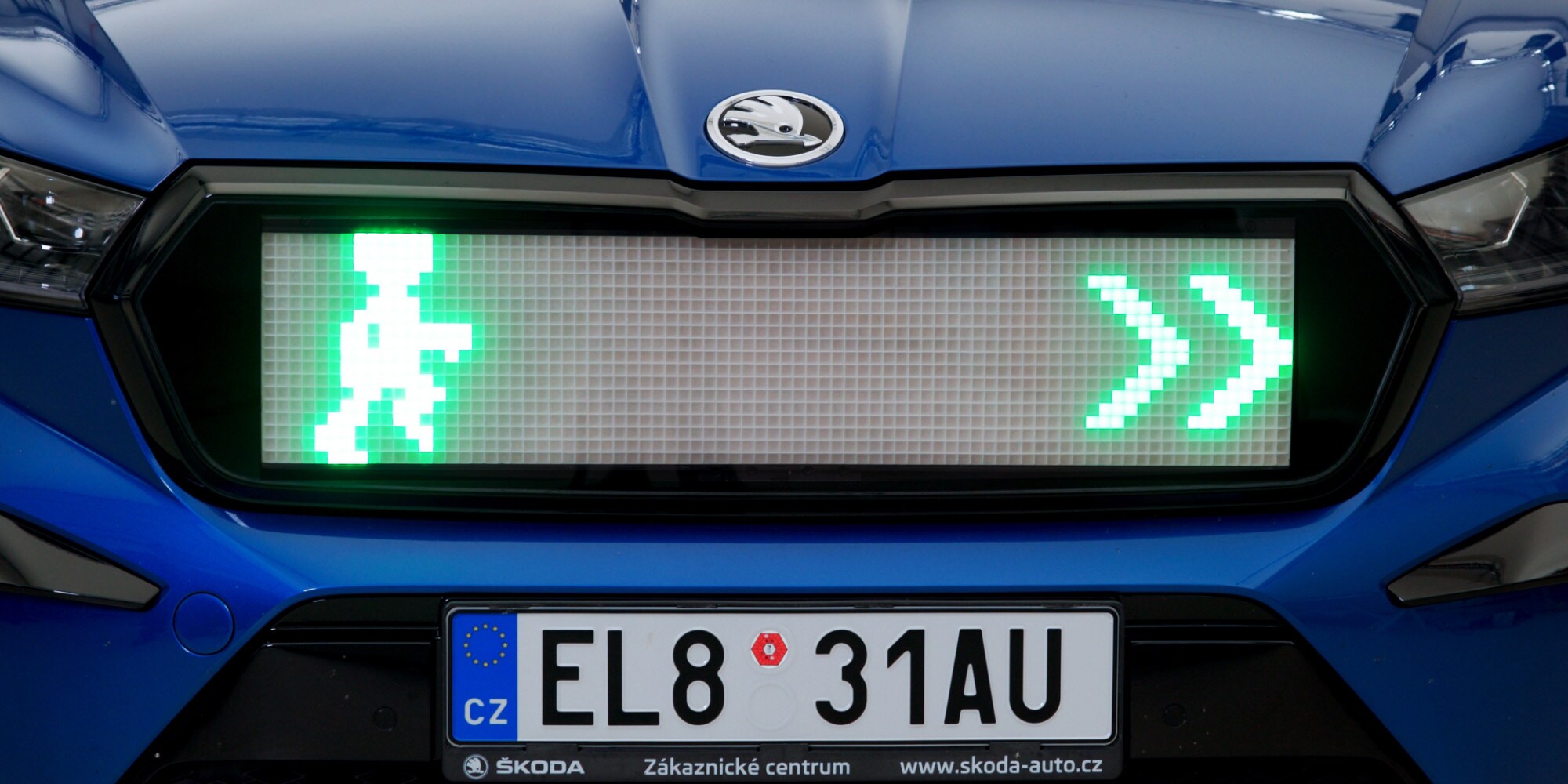 Škoda, ecco la calandra Led per la sicurezza dei pedoni