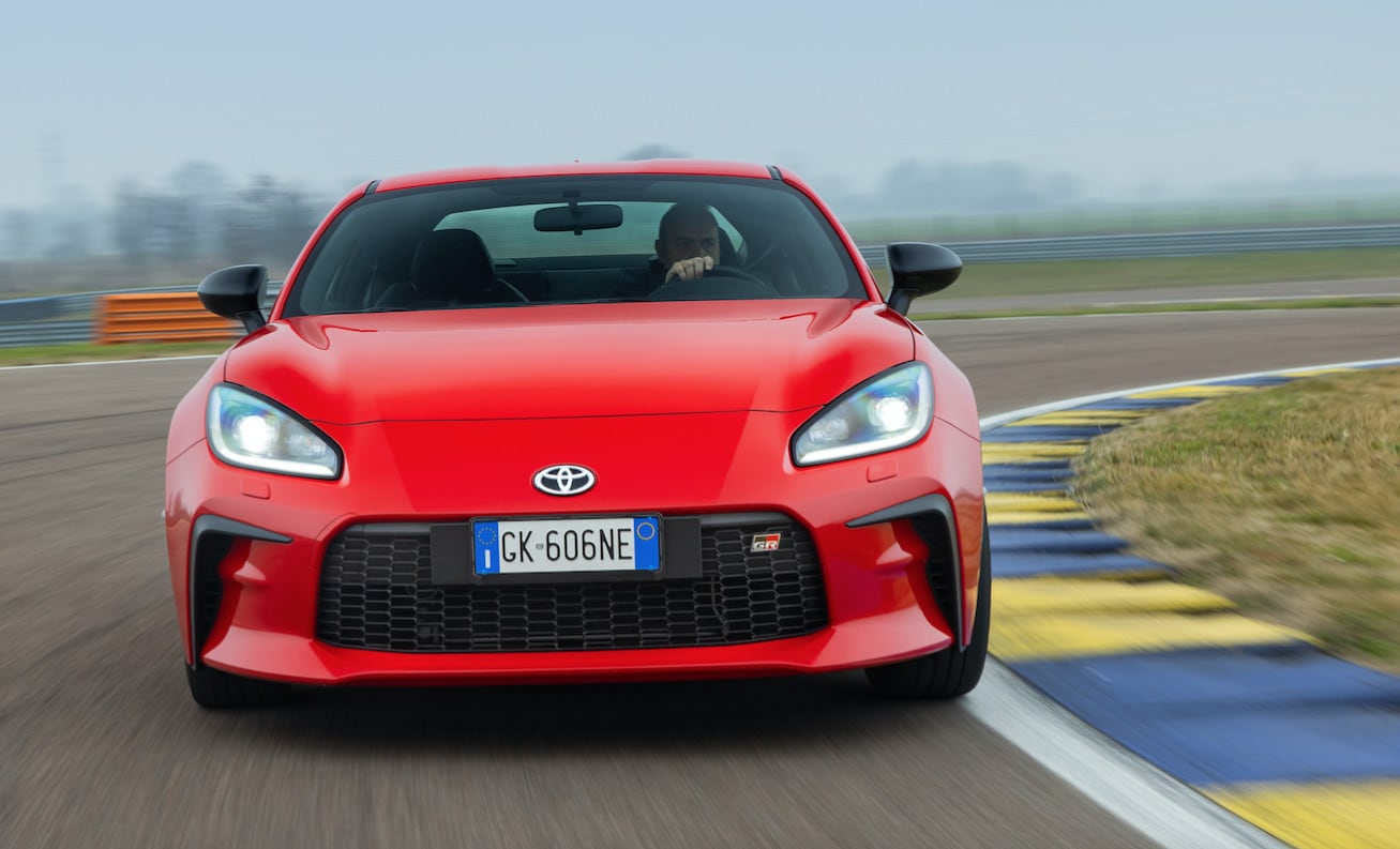 Toyota GR86, il giro di pista onboard a Balocco