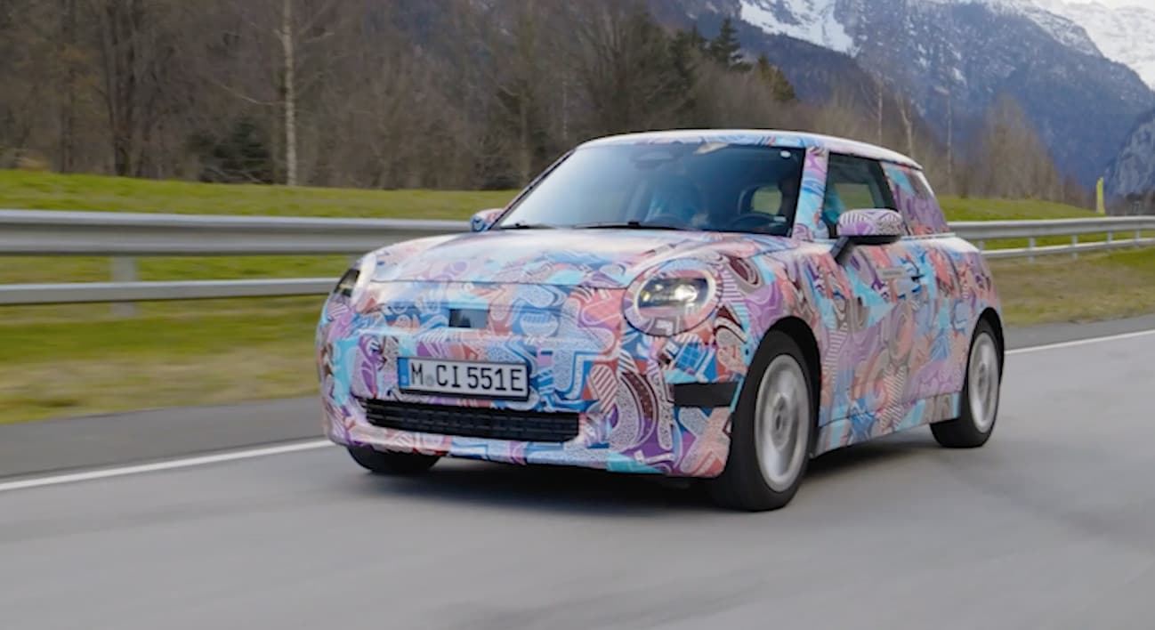 Mini, il primo test in anteprima al volante della nuova Cooper elettrica