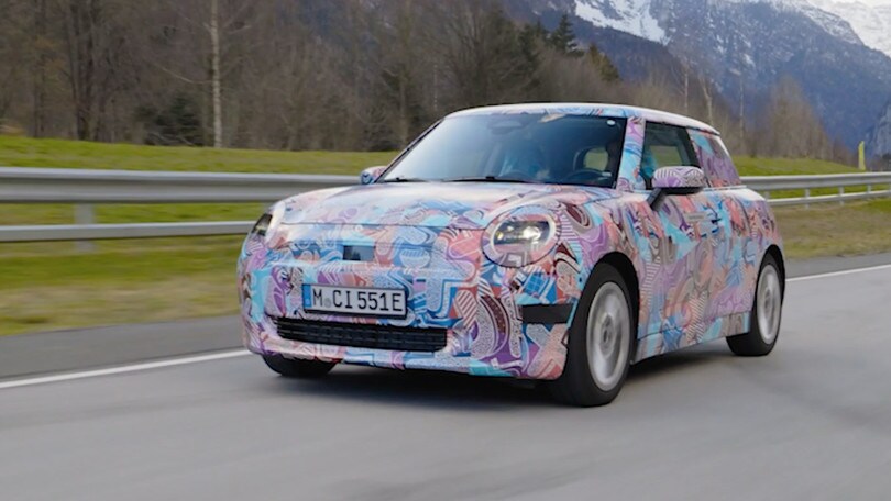 Mini, il primo test in anteprima al volante della nuova Cooper elettrica