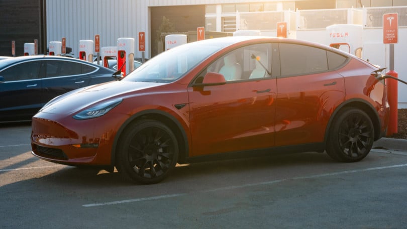 Tesla taglia il prezzo anche ai Supercharger