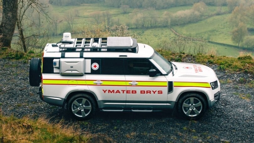 Defender 130, riadattata per essere al servizio della British Red Cross