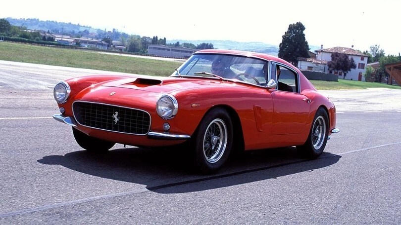 Asta da sogno: 27 Ferrari saranno vendute sul Lago di Como