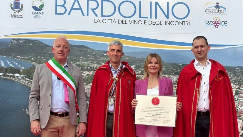 Silvia Nicolis del Museo Nicolis premiata ambasciatrice del vino Bardolino