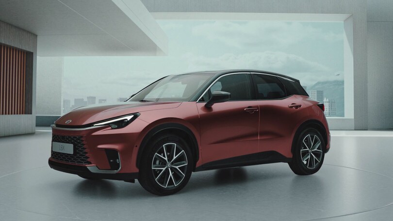 Lexus LBX, il nuovo Suv di lusso giapponese a 360 gradi